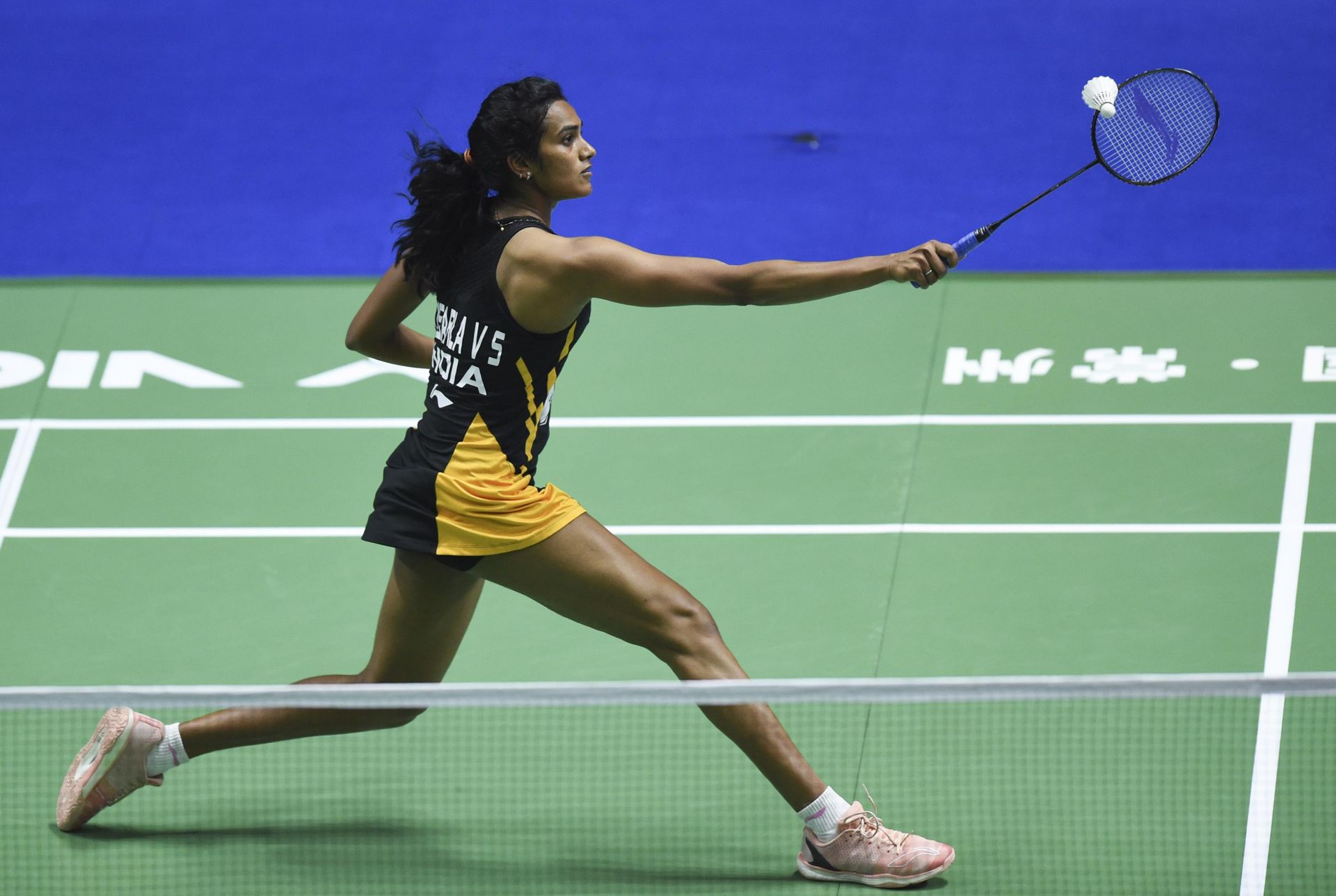 包含日本羽毛球队轻取英格兰羽毛球队，安赛龙制霸全场的词条