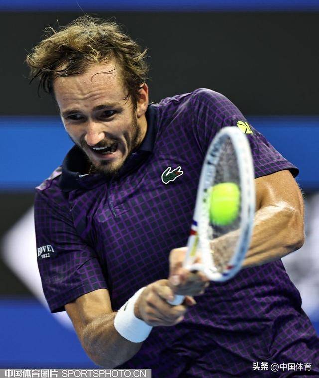 世界网球队碾压日本网球队,梅德韦杰夫高光表现的简单介绍 世界网球队碾压日本网球队,梅德韦杰夫高光表现的简单介绍