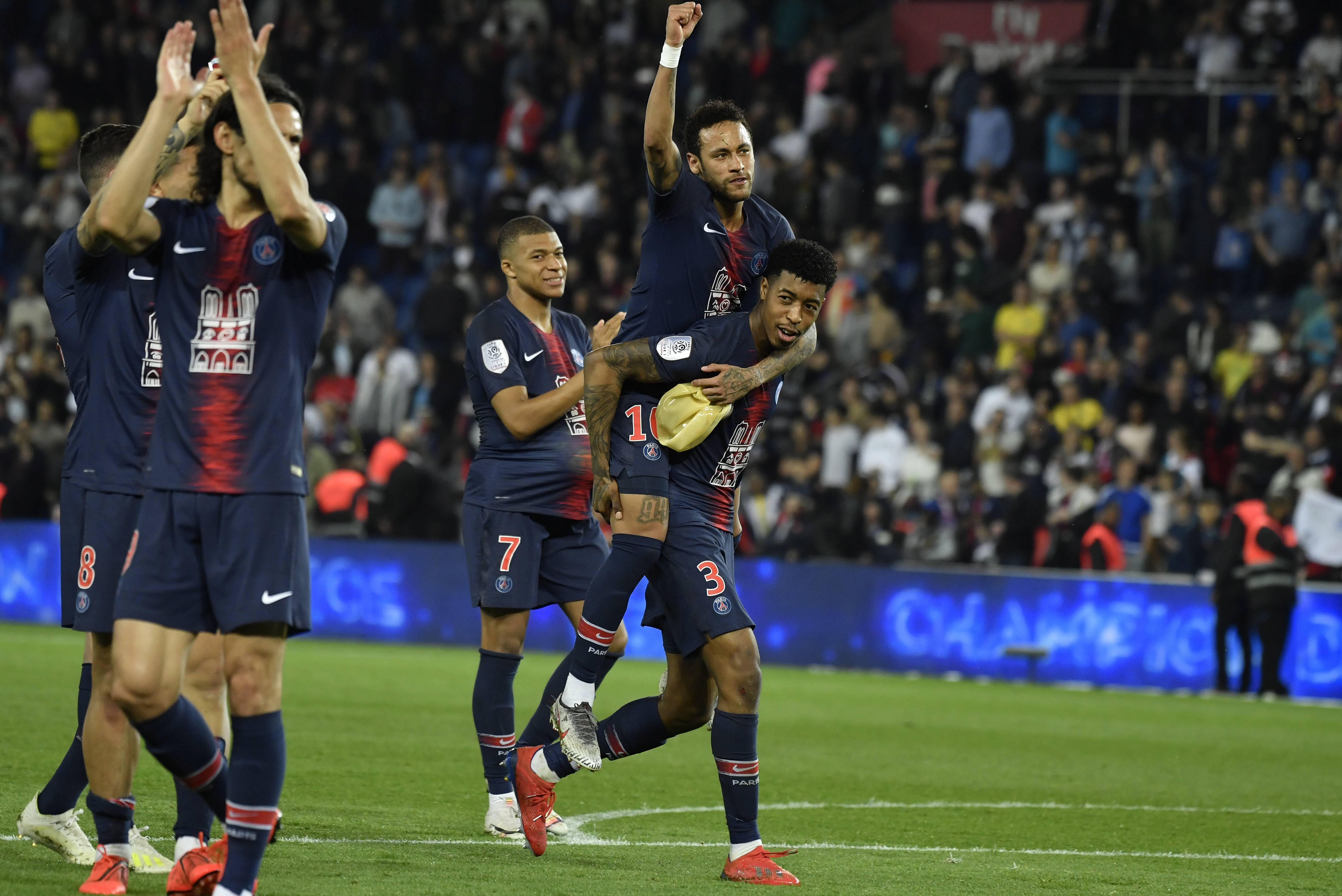 包含巴黎绝地反击马德里竞技，迪马利亚绝境逆转的词条