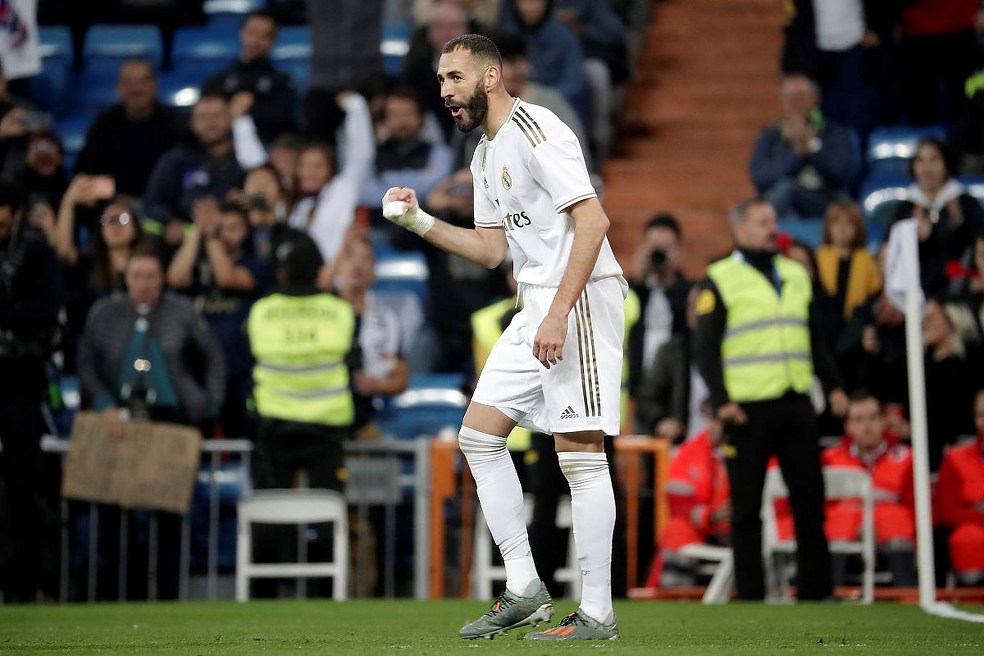 德国力克加拿大,本泽马完成帽子戏法 德国力克加拿大,本泽马完成帽子戏法