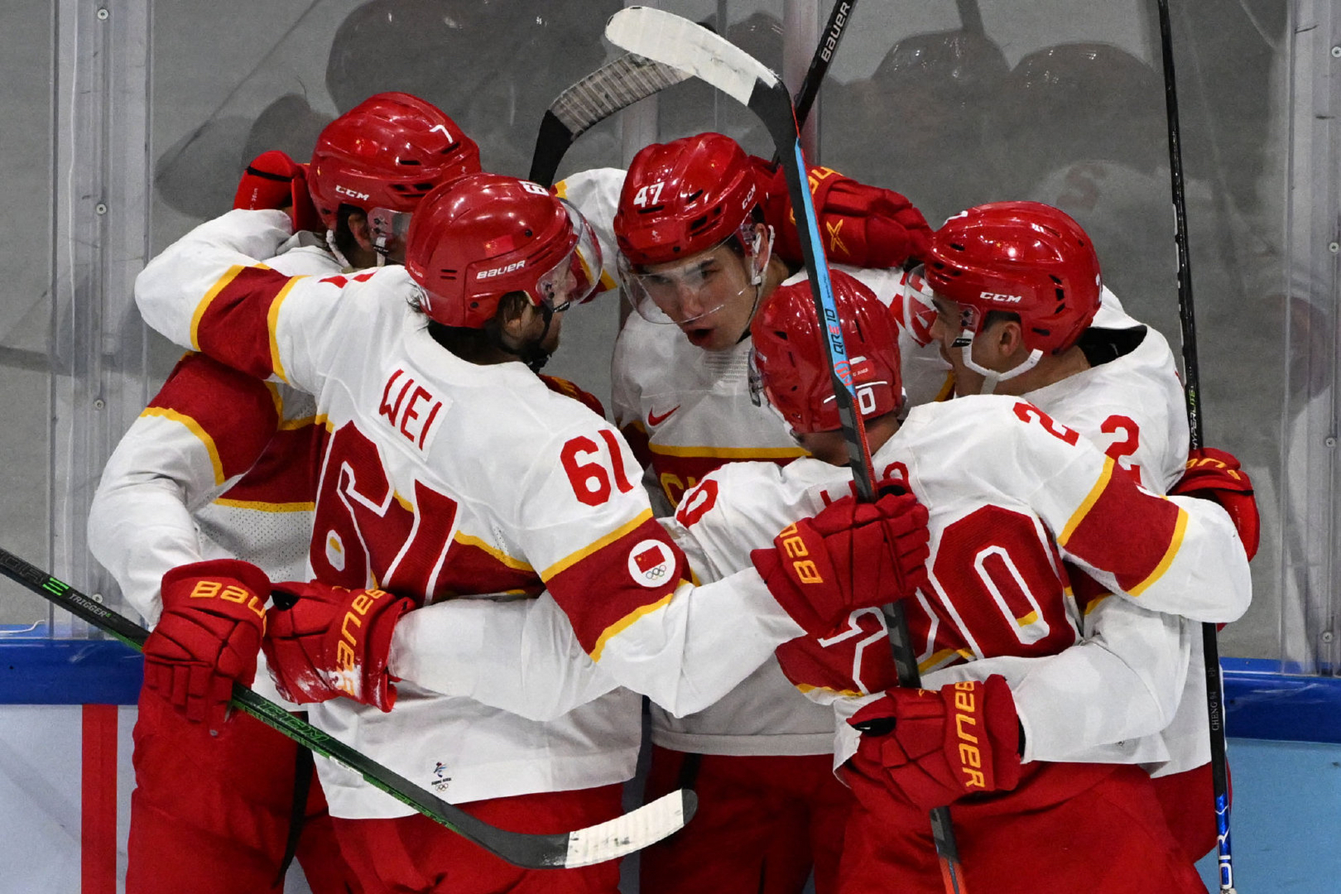 九游娱乐官方网站-加拿大冰球队实力扎实，赢得热烈掌声