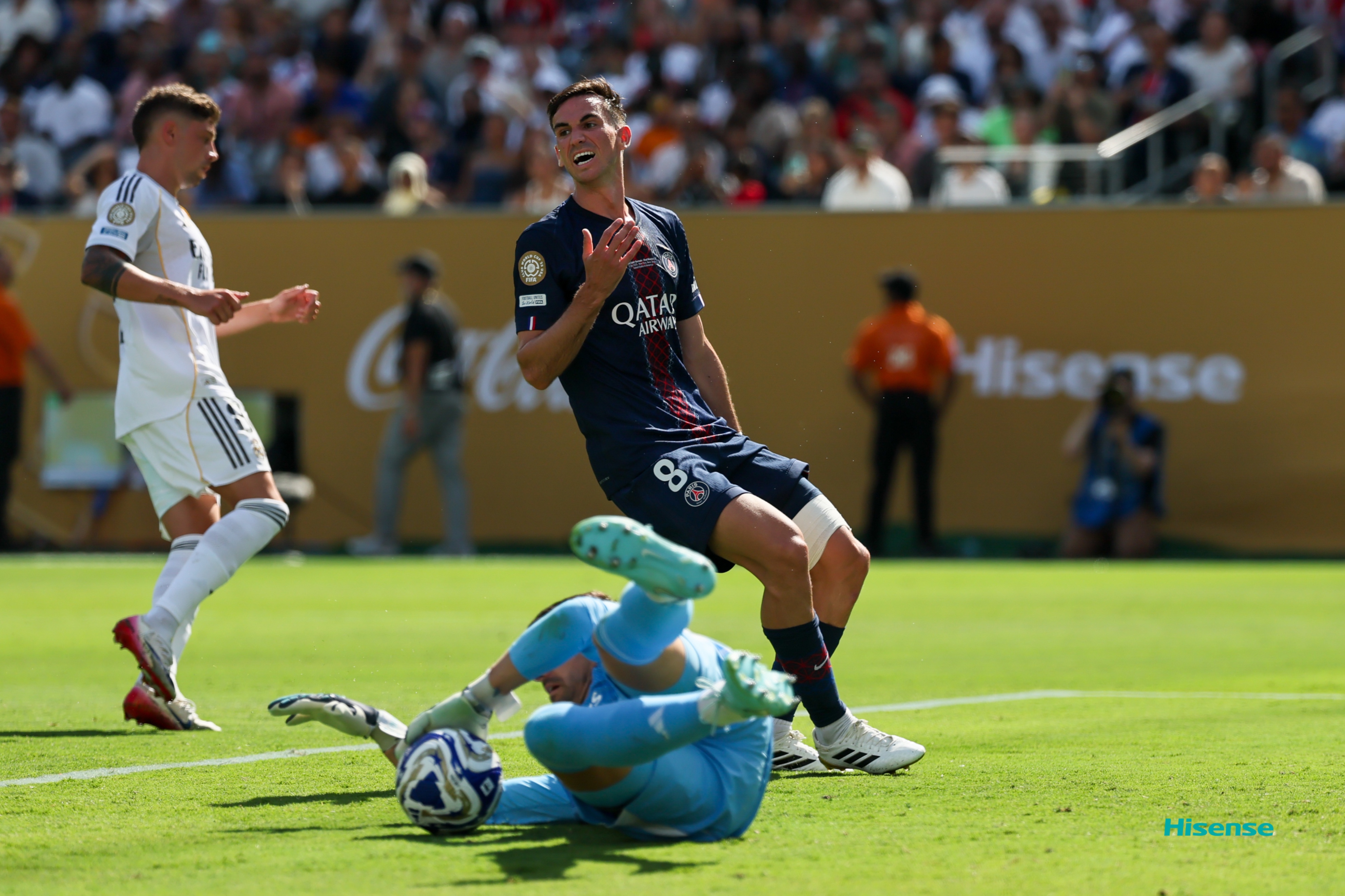 皇马守住领先优势，晋级欧冠四分之一决赛对阵AC米兰的简单介绍