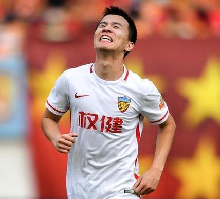 广州富力突袭领先,中超积分榜风云再起 广州富力突袭领先,中超积分榜风云再起