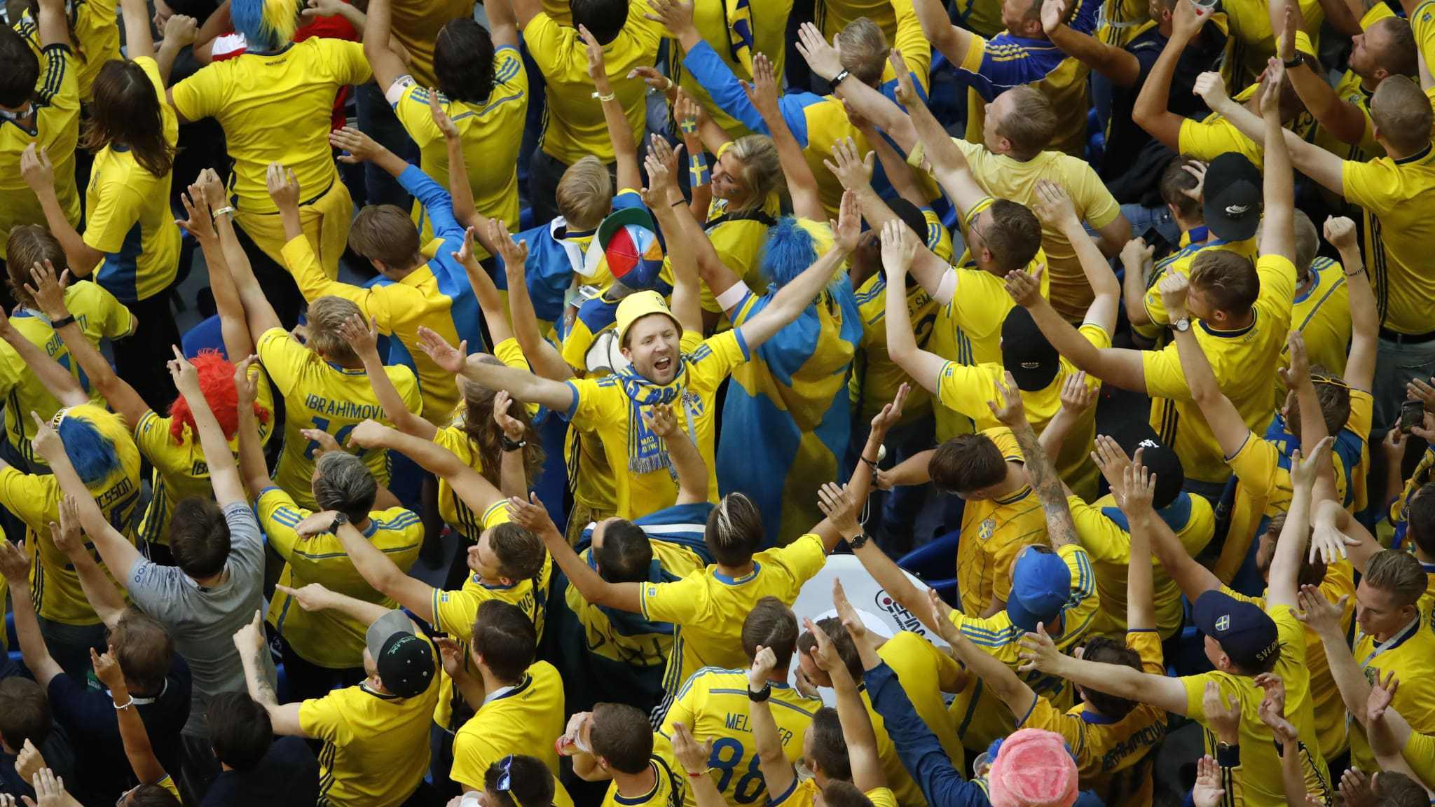 包含瑞典队完胜波兰队，奥恰洛夫刷新纪录的词条