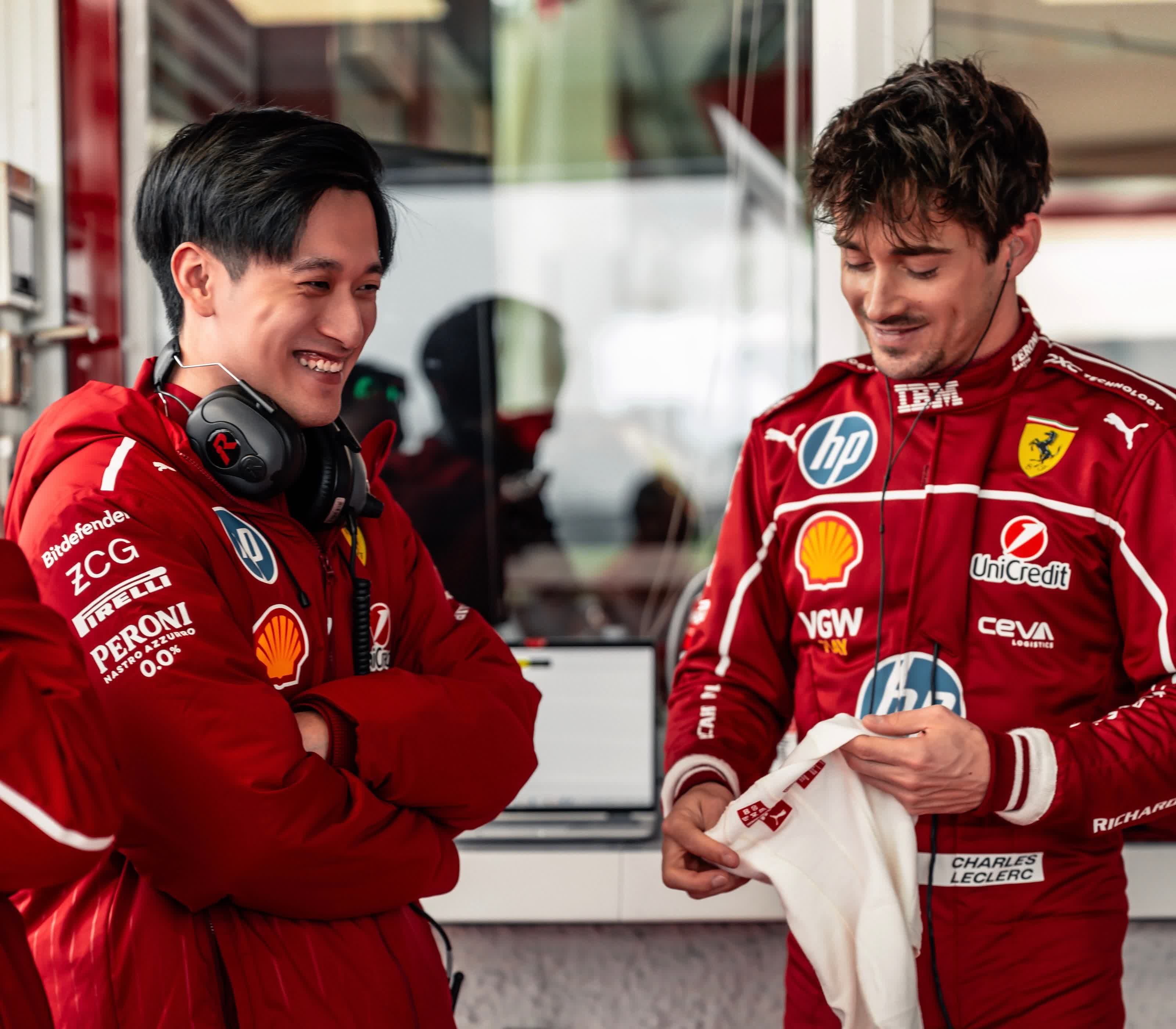 迈凯伦鏖战索伯车队，周冠宇关键制胜