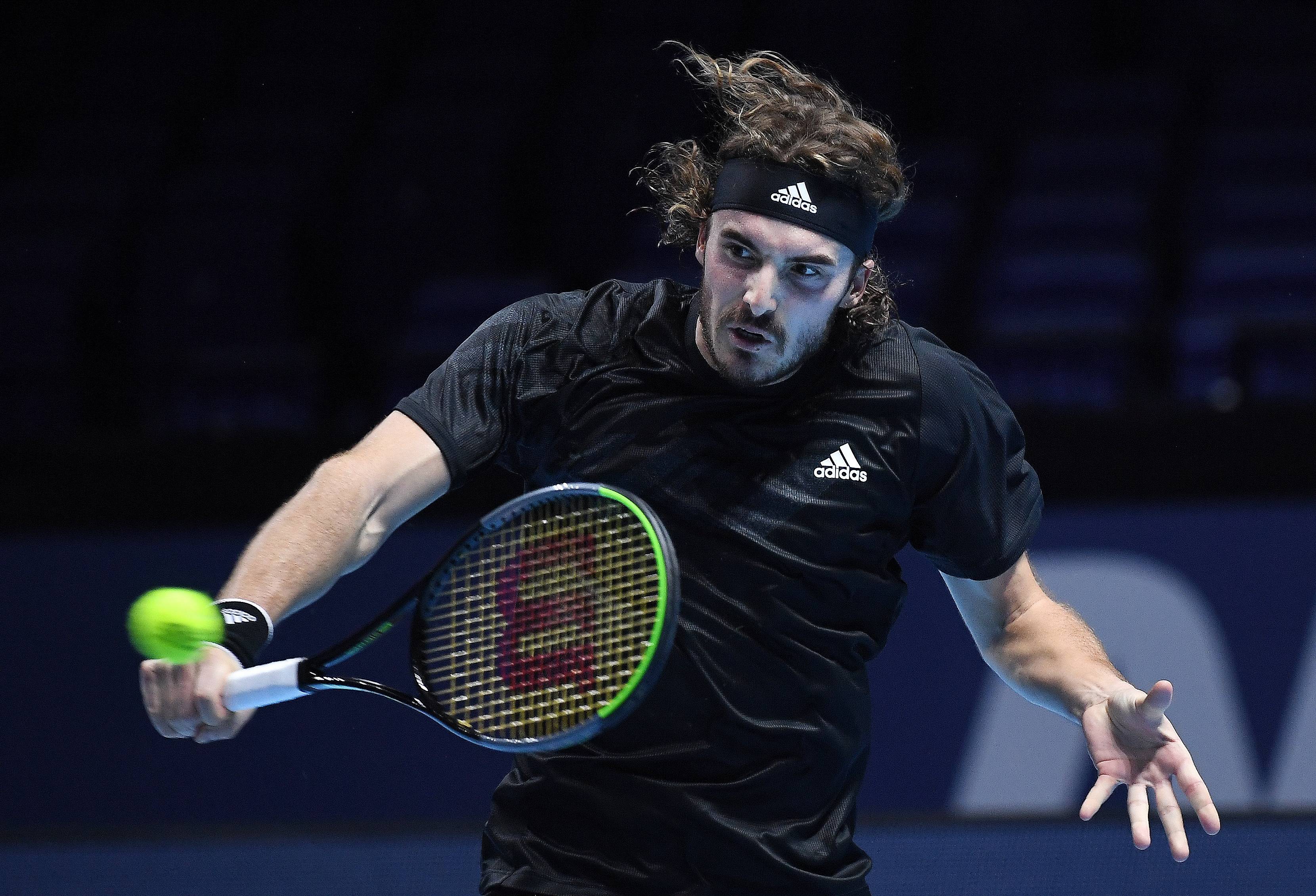 戴维斯杯完胜拉沃尔杯，西西帕斯点燃赛场的简单介绍