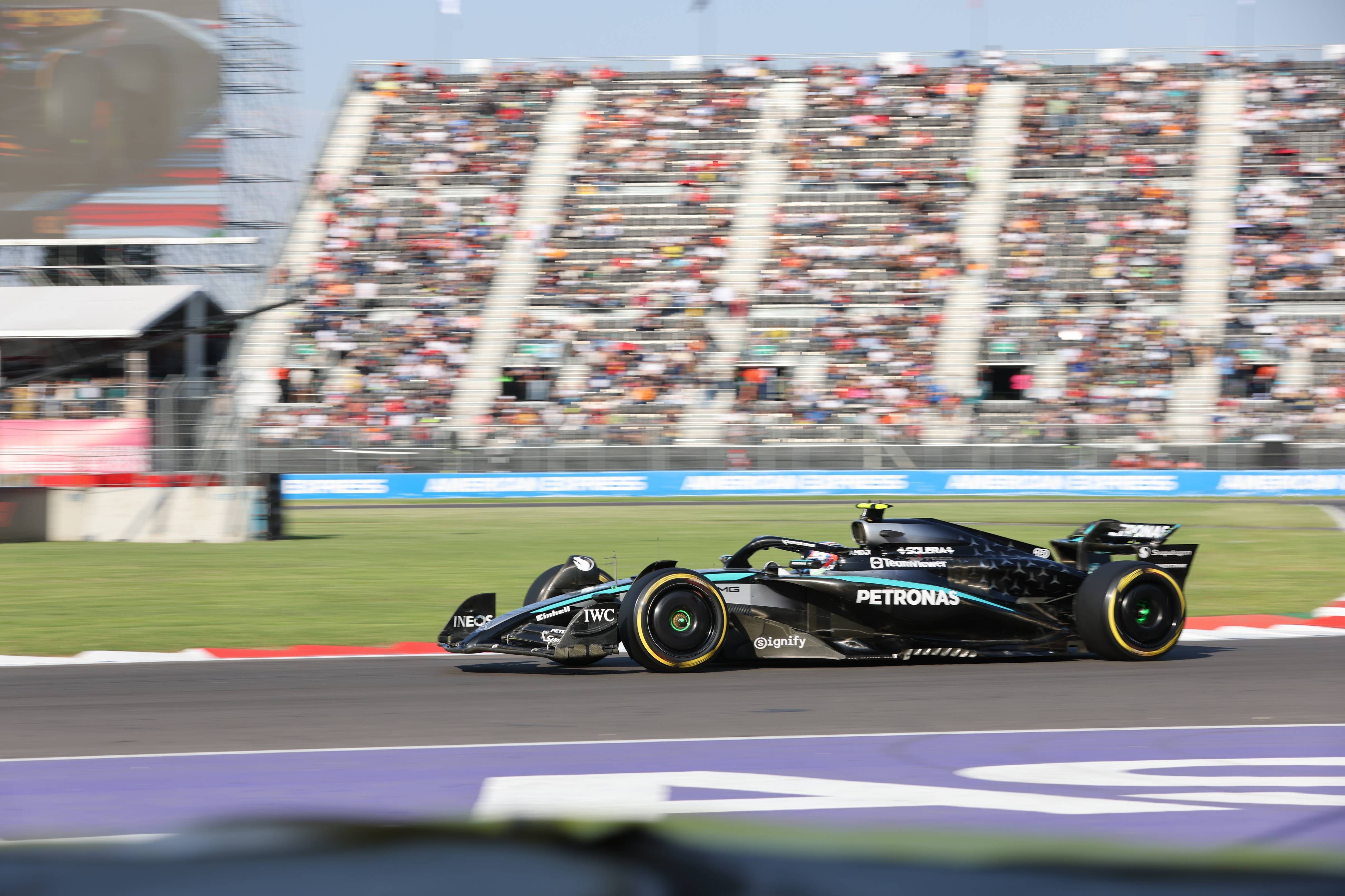 梅赛德斯完胜红牛二队，拉塞尔统治全场的简单介绍