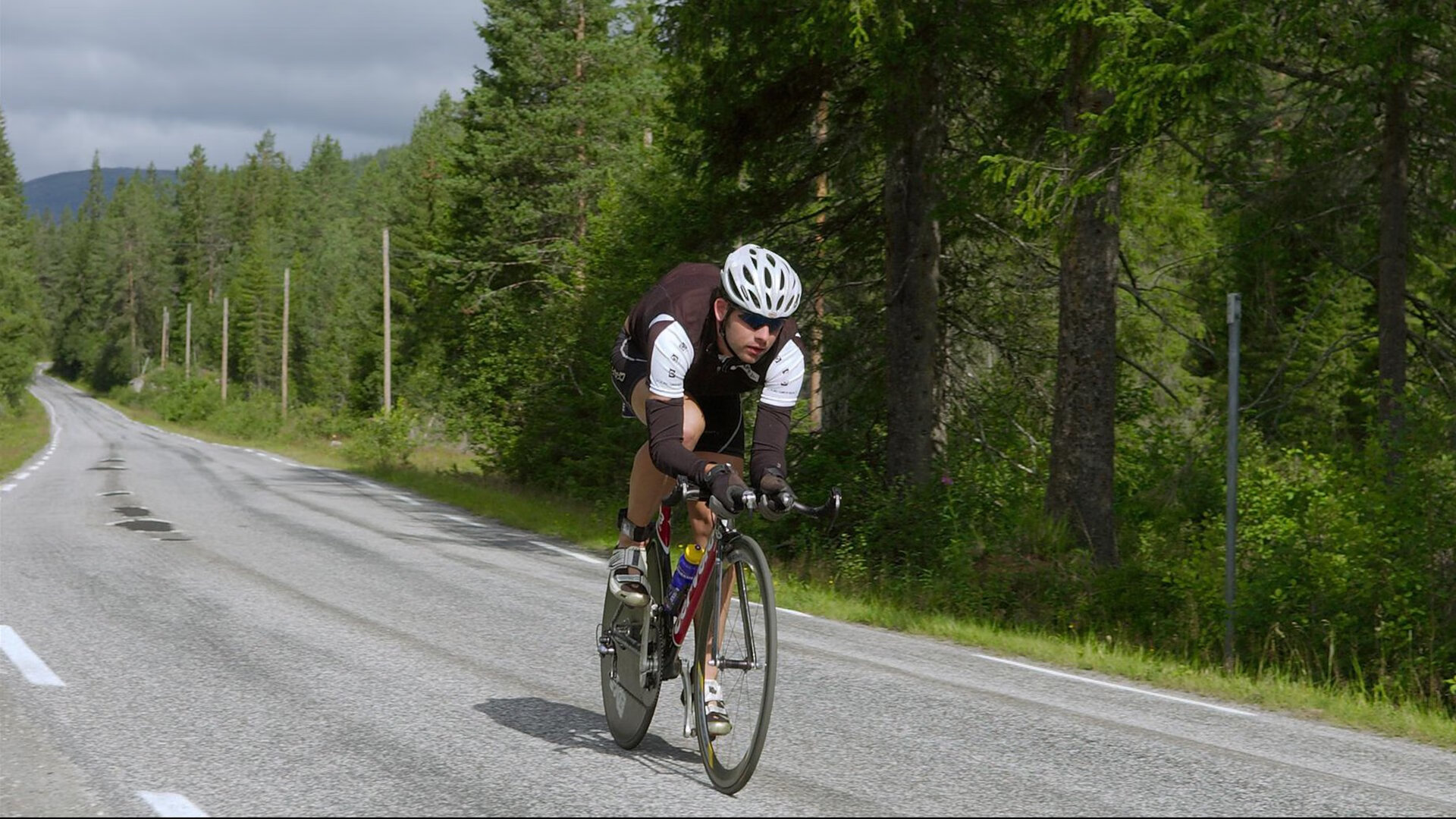 赛道上的双重奏,威廉姆斯险胜红牛,拉塞尔统治全场
